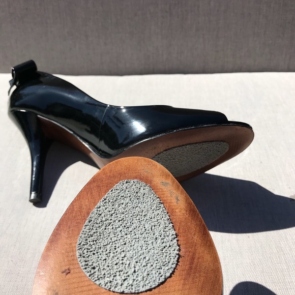 Black Pumps with Bow Enzo Angiolini - Picture 4 of 8